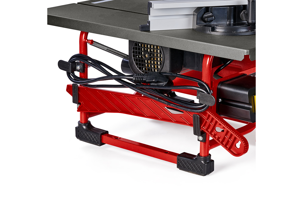 Απεικονίζεται το καλώδιο τυλιγμένο στο περίβλημα του εργαλείου.